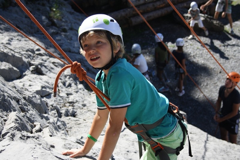 Village Camps International Summer Camp Leysin, Switzerland 2026-08-15 https://www.villagecamps.com/journals_admin/images/707-9-green climb (12).jpg